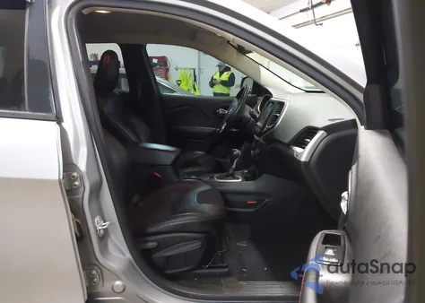 2014 Jeep Cherokee Trailhawk из США, поврежденный, VIN 1C4PJMBSXEW182425